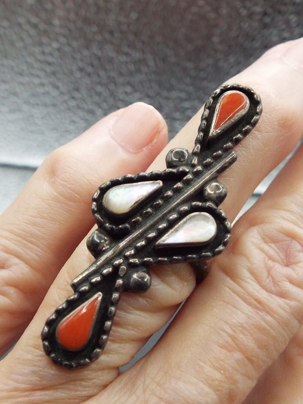 ZUNI ART DECO 30'S STERLING SPINY CORAL & PEARL LONG "STALK" SZ. 6 RING 15C